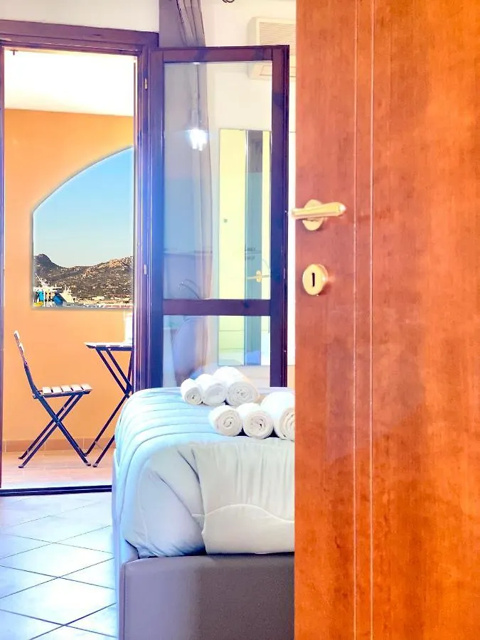 Homey Experience - Navy Sea View Apartments Olbia 0*,