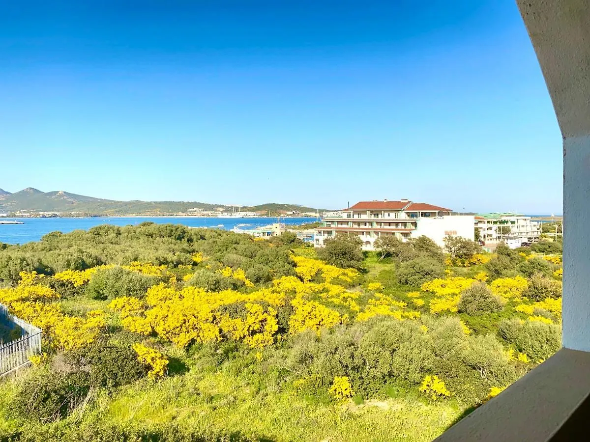 Homey Experience - Navy Sea View Apartments Olbia 0*,  Italia